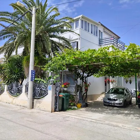 Punta 4* زادار